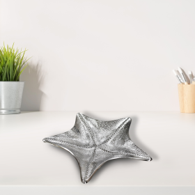 Handmade Decorative Silver Color Coated Aluminium Tray (Color: Silver, size: 14.17 x 14.17 x 1.18cm)