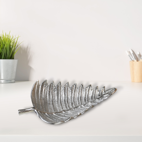 Handmade Decorative Silver Color Coated Aluminium Tray (Color: Silver, size: 13.38 x 9.05 x 2.75 cm)