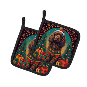 Enchanted Christmas Pair of Pot Holders (Design: Boykin Spaniel, size: 7.5HX7.5W)
