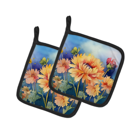 Flowers in Watercolor Pair of Pot Holders (Design: Chrysanthemums 1551, size: 7.5HX7.5W)