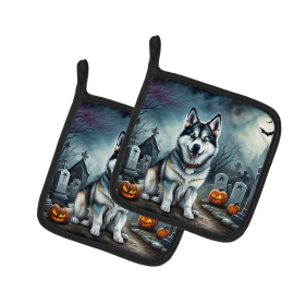 Spooky Halloween Pair of Pot Holders (Design: Alaskan Malamute 2006, size: 7.5HX7.5W)