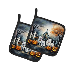 Spooky Halloween Pair of Pot Holders (Design: American Eskimo 2008, size: 7.5HX7.5W)