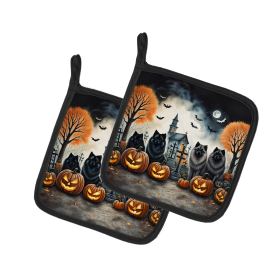 Spooky Halloween Pair of Pot Holders (Design: Keeshond  2045, size: 7.5HX7.5W)