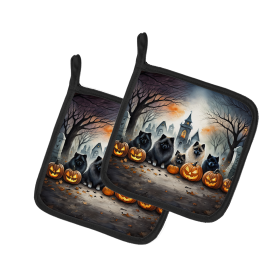 Spooky Halloween Pair of Pot Holders (Design: Keeshond  2046, size: 7.5HX7.5W)