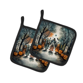More Spooky Halloween Pair of Pot Holders (Design: Creepy Dolls 2293, size: 7.5HX7.5W)