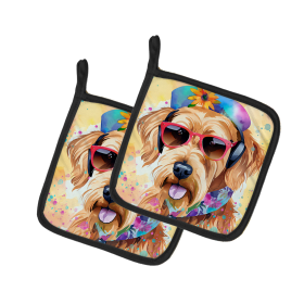Hippie Dawg Pair of Pot Holders (Design: Airedale Terrier 2449, size: 7.5HX7.5W)