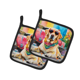 Hippie Dawg Pair of Pot Holders (Design: Labrador Yellow 2530, size: 7.5HX7.5W)