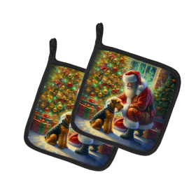 Moments with Santa Pair of Pot Holders (Dog Breed: Airedale Terrier 4055, size: 7.5HX7.5W)