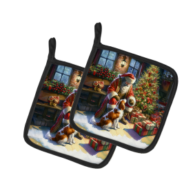 Moments with Santa Pair of Pot Holders (Dog Breed: Brittany 4082, size: 7.5HX7.5W)