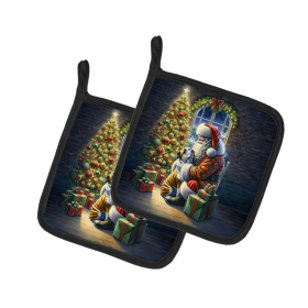Moments with Santa Pair of Pot Holders (Dog Breed: Bulldog, English 4085, size: 7.5HX7.5W)