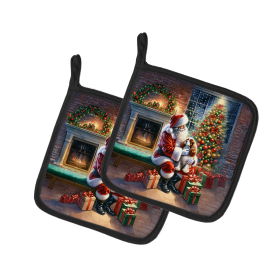Moments with Santa Pair of Pot Holders (Dog Breed: Cavalier Spaniel 4090, size: 7.5HX7.5W)