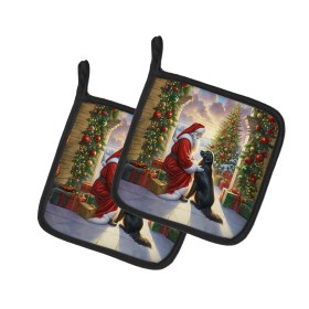 Moments with Santa Pair of Pot Holders (Dog Breed: Flat-Coated Retriever 4111, size: 7.5HX7.5W)