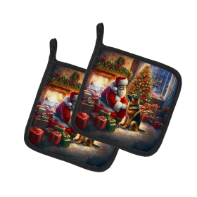 Moments with Santa Pair of Pot Holders (Dog Breed: German Shepherd 4114, size: 7.5HX7.5W)