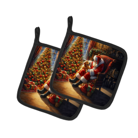 Moments with Santa Pair of Pot Holders (Dog Breed: Golden Retriever 4117, size: 7.5HX7.5W)