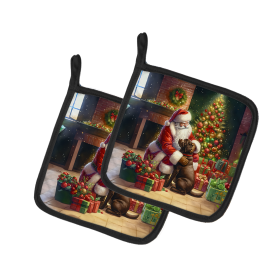 Moments with Santa Pair of Pot Holders (Dog Breed: Labrador Retriever 4133, size: 7.5HX7.5W)