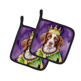 King of Mardi Gras Pair of Pot Holders (Dog Breed: Brittany Spaniel 4756, size: 7.5HX7.5W)