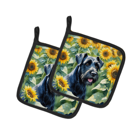 In Sunflowers Pair of Pot Holders (Design: Giant Schnauzer 6087, size: 7.5HX7.5W)