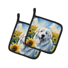 In Sunflowers Pair of Pot Holders (Design: Great Pyrenees 6093, size: 7.5HX7.5W)