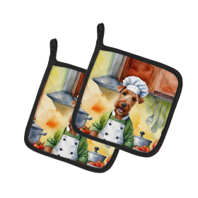 The Dog Chef Pair of Pot Holders (Design: Irish Terrier 6267, size: 7.5HX7.5W)