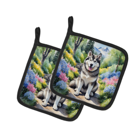 Spring Path Pair of Pot Holders (Design: Alaskan Malamute 6546, size: 7.5HX7.5W)