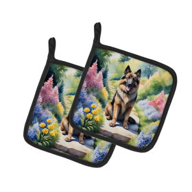 Spring Path Pair of Pot Holders (Design: Belgian Tervuren 6565, size: 7.5HX7.5W)