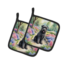 Spring Path Pair of Pot Holders (Design: Bouvier des Flandres 6579, size: 7.5HX7.5W)