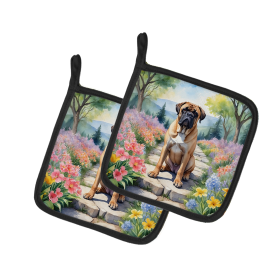 Spring Path Pair of Pot Holders (Design: Bullmastiff 6588, size: 7.5HX7.5W)