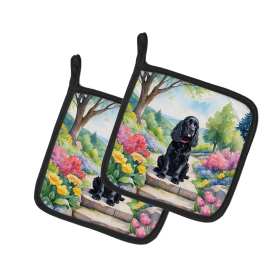 Spring Path Pair of Pot Holders (Design: Cocker Spaniel 6606, size: 7.5HX7.5W)