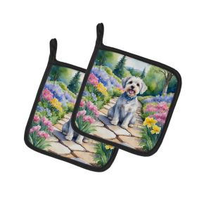 Spring Path Pair of Pot Holders (Design: Dandie Dinmont Terrier 6616, size: 7.5HX7.5W)