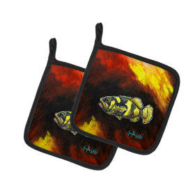 Martin Welch New Artwork Pair of Pot Holders (Design: Bumblebee Fish, size: 7.5HX7.5W)