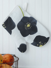 Oven Mitt (Color: Black Hellebore on Snow)